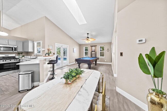 Building Photo - 2631 Canterbury Cir