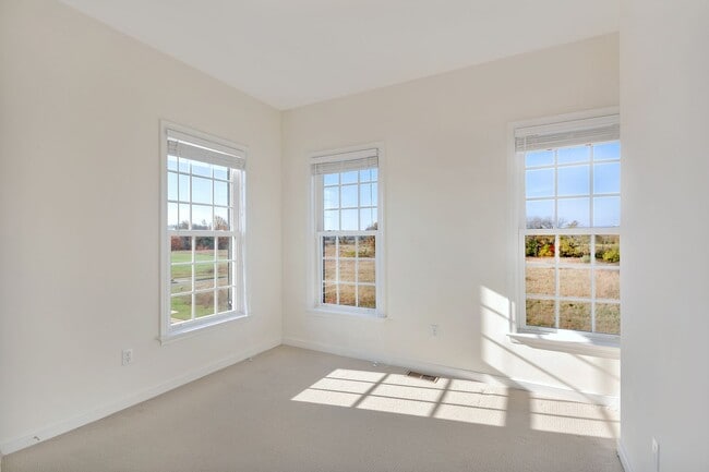 Building Photo - 1232 Old Trail Dr