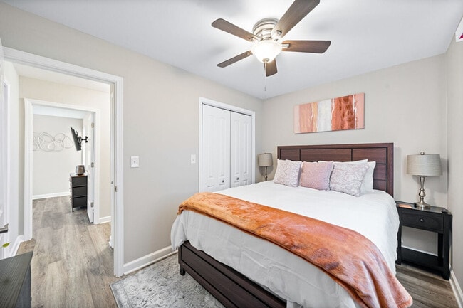 Building Photo - 820 Shawnee Dr