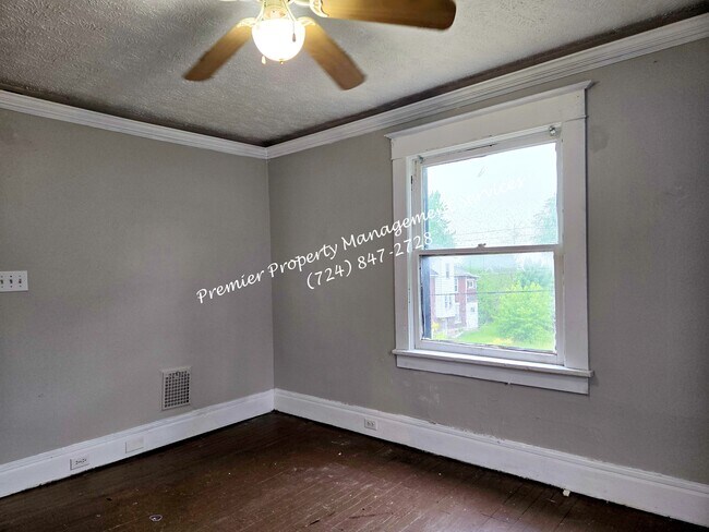 Building Photo - 1023 Negley St