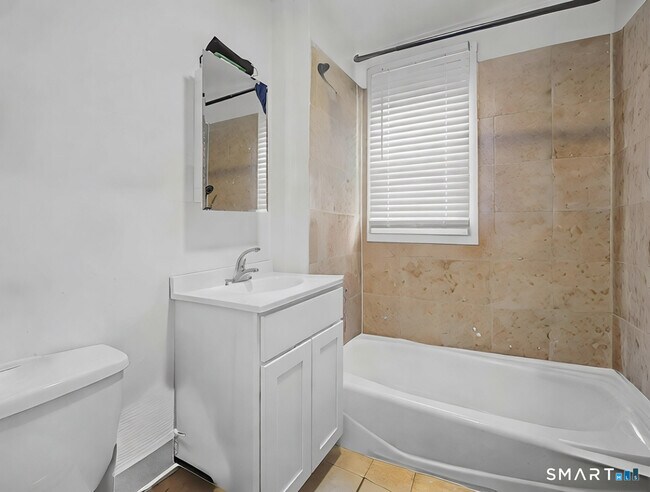 Building Photo - 1872 North Ave