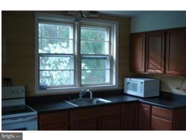 Building Photo - 295 Gravel Hill Rd