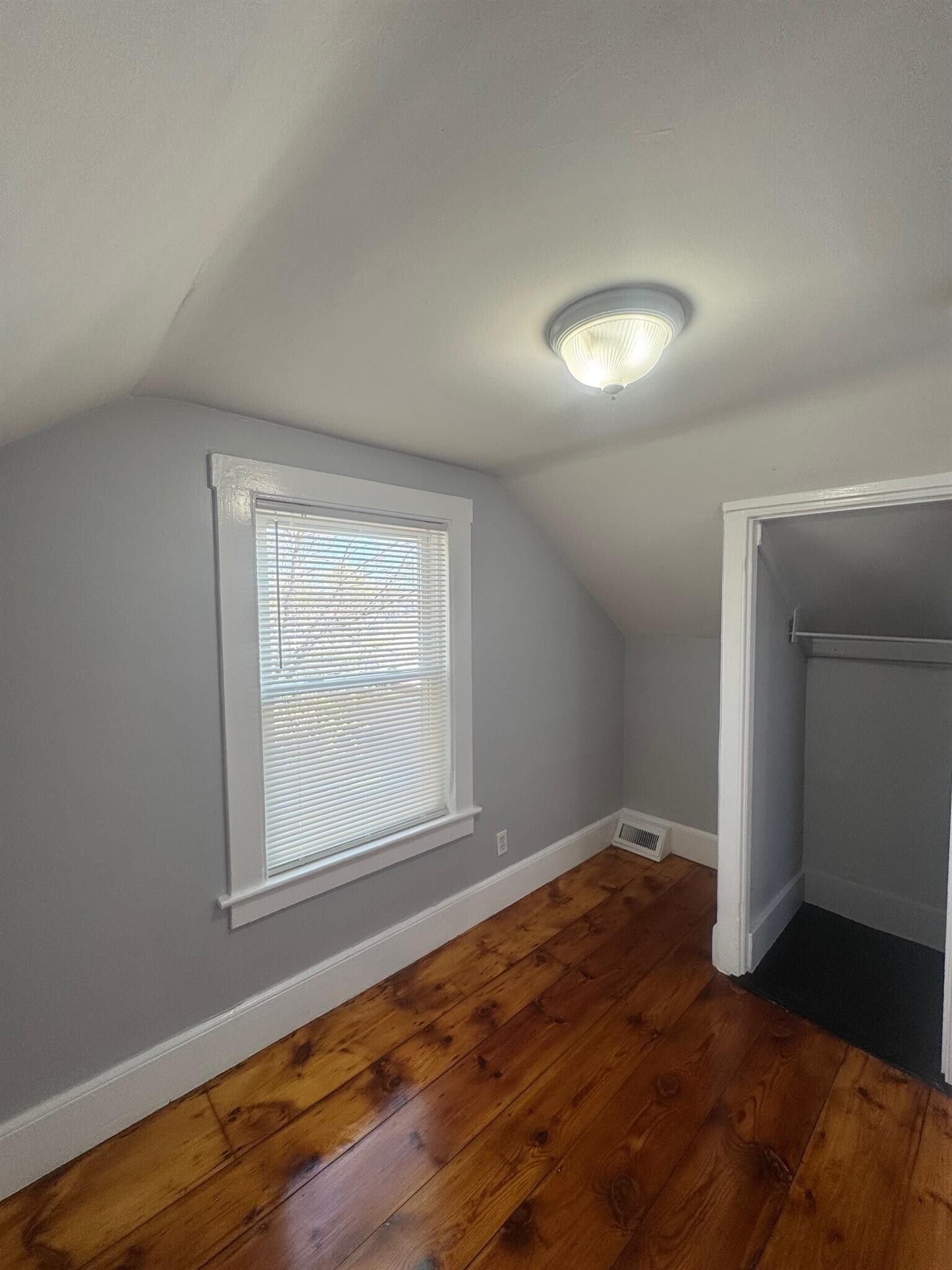 Building Photo - 516R Somerville Ave