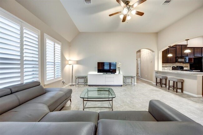 Building Photo - 23831 Villa Lisa Dr