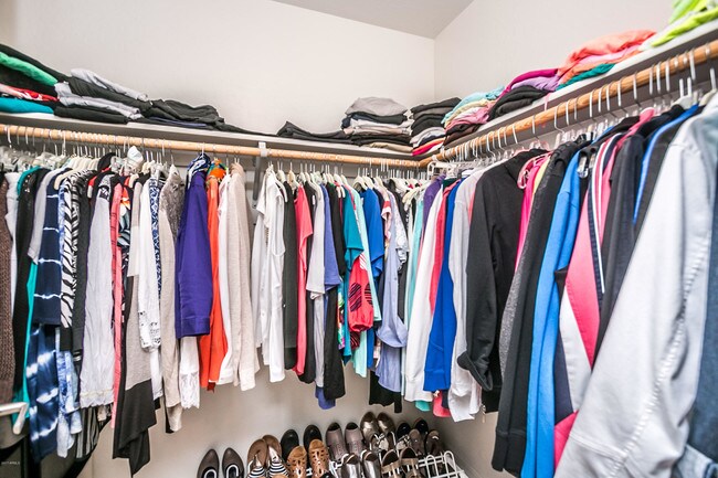 Building Photo - 17 W Vernon Ave