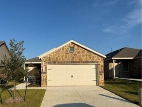 Building Photo - 2121 Sulky Ln