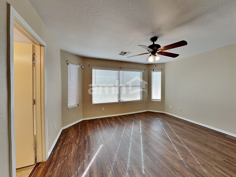 Building Photo - 3211 W Saint Kateri Dr