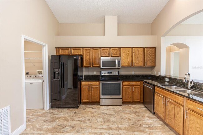 Building Photo - 128 Brushcreek Dr