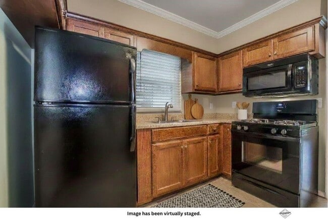 Building Photo - 817 Gertrude Pl NW