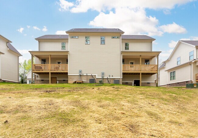 Building Photo - 457 Hungry Hollow Rd SE