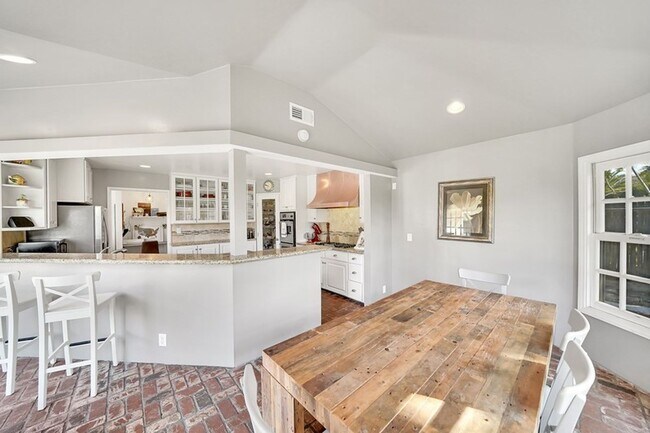 Building Photo - 3 Bed 2 Bath Single Family Home in Eastbluff