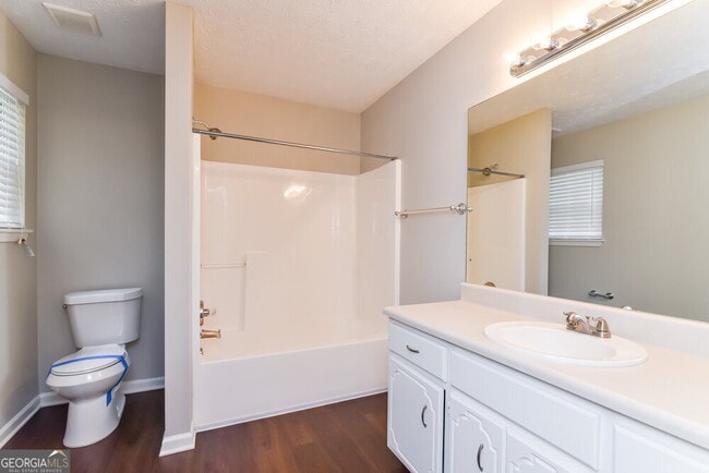 Building Photo - 300 Mephisto Cir