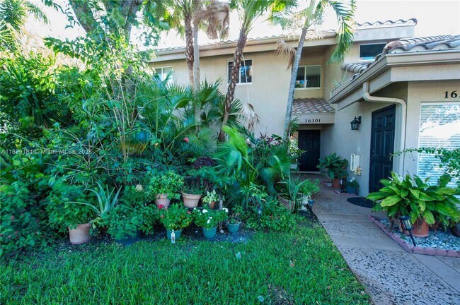 Building Photo - 16301 Malibu Dr