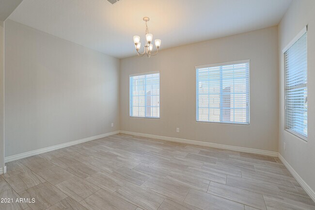 Building Photo - 2736 E Mews Rd