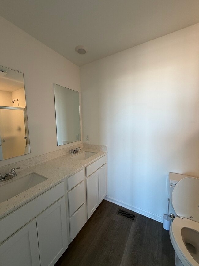 Building Photo - 1558 Sequoia Wy