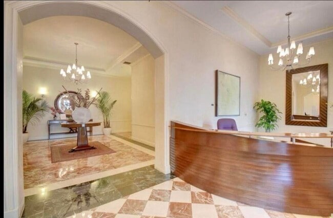 Building Photo - 802 W Windward Way