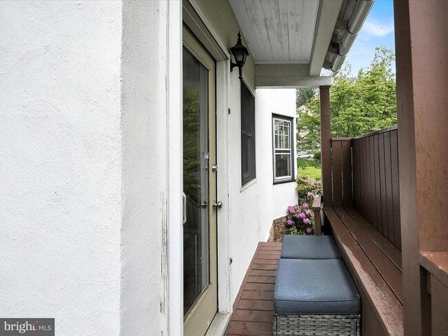 Building Photo - 3 Bells Mill Rd