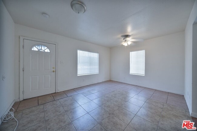 Building Photo - 642 W 109th Pl