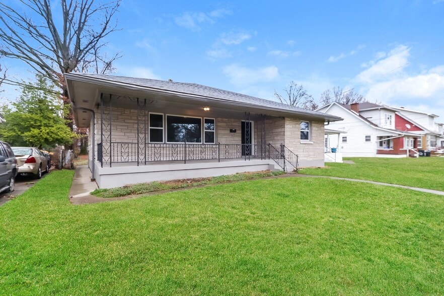 Building Photo - 3507 Grand Ave