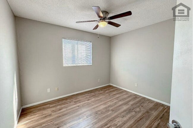 Building Photo - 1765 E Pepper Cir