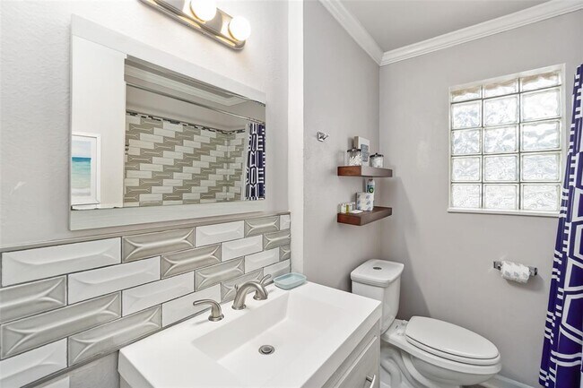 Building Photo - 3415 Avenue L