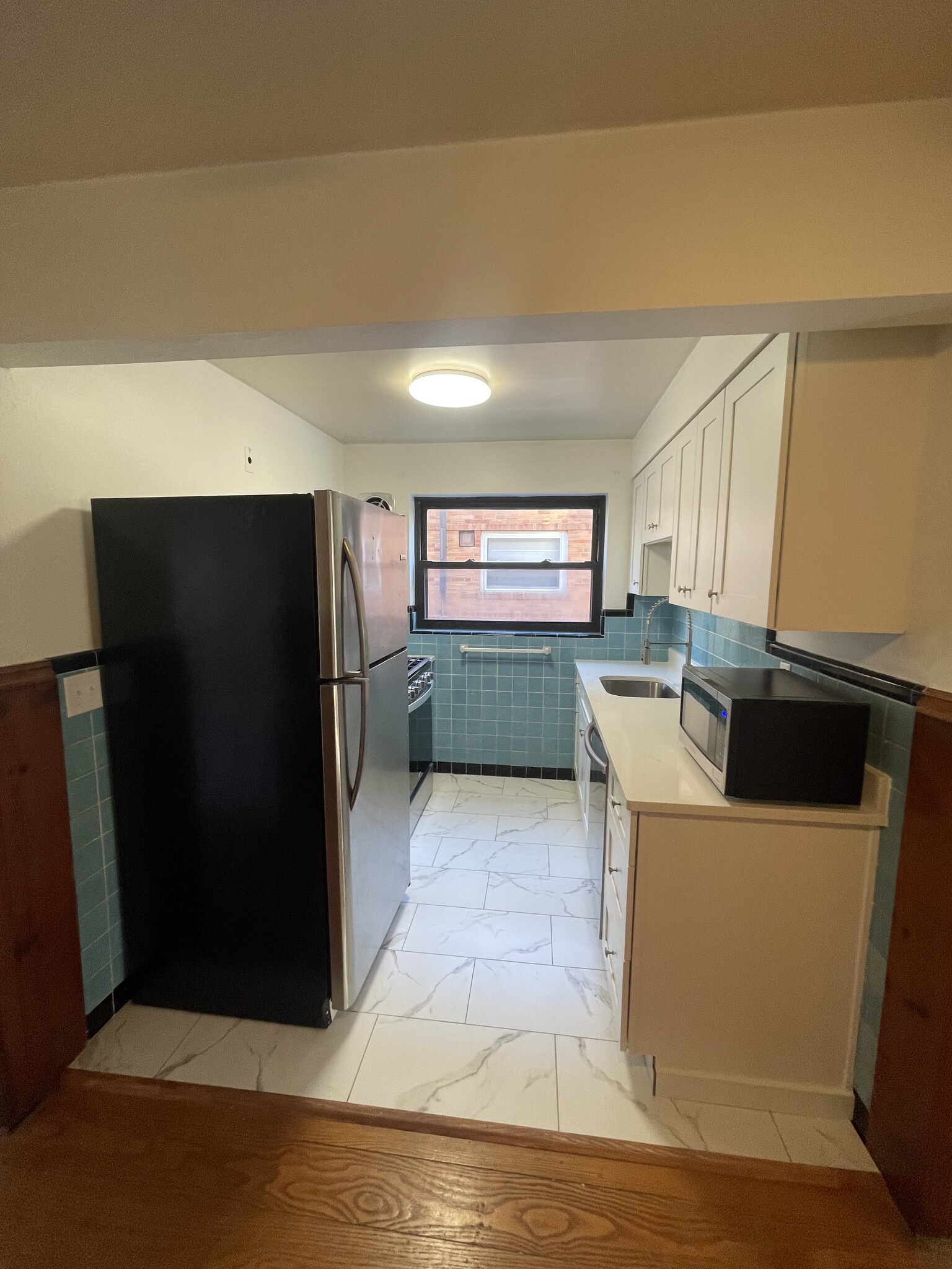 Building Photo - 3941 Millsbrae Ave