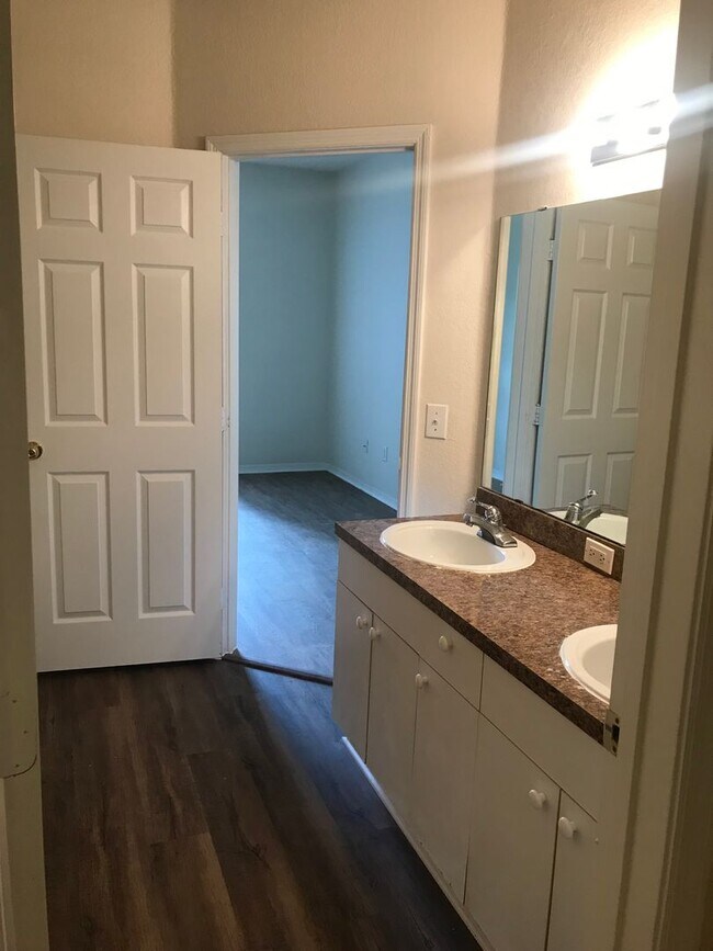 Building Photo - 3621CR#725(75)