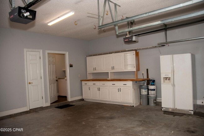 Building Photo - 7009 N Lagoon Dr