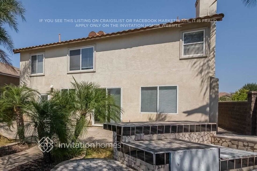 Building Photo - 1869 Petaluma Dr