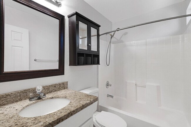 Building Photo - 11518 W Paradise Dr