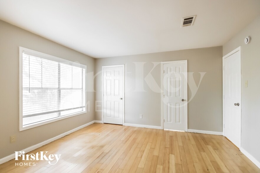 Building Photo - 3214 Sycamore Springs Dr