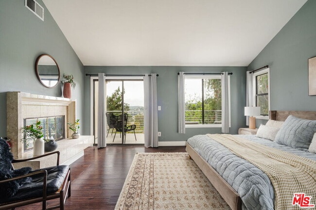 Building Photo - 728 Montecito Dr