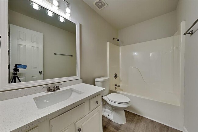 Building Photo - 863 Langley View Ct