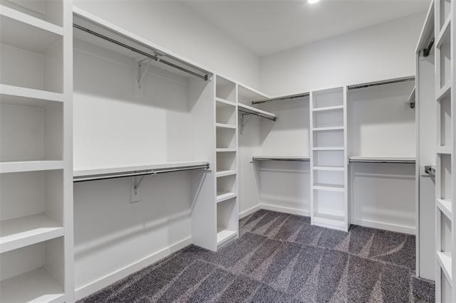 Building Photo - 3816 Roseland Ave