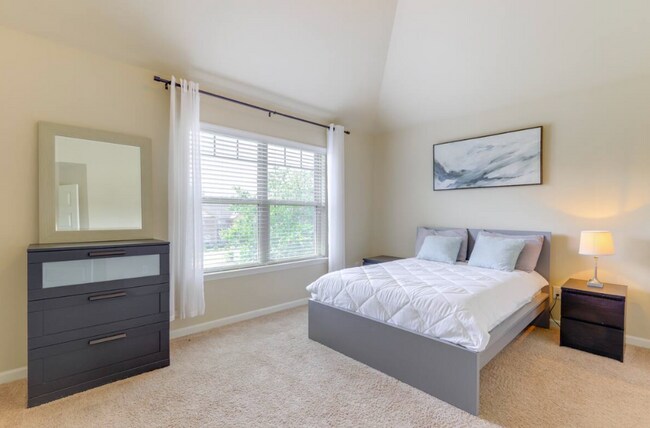 Building Photo - 135 Ravens Landing