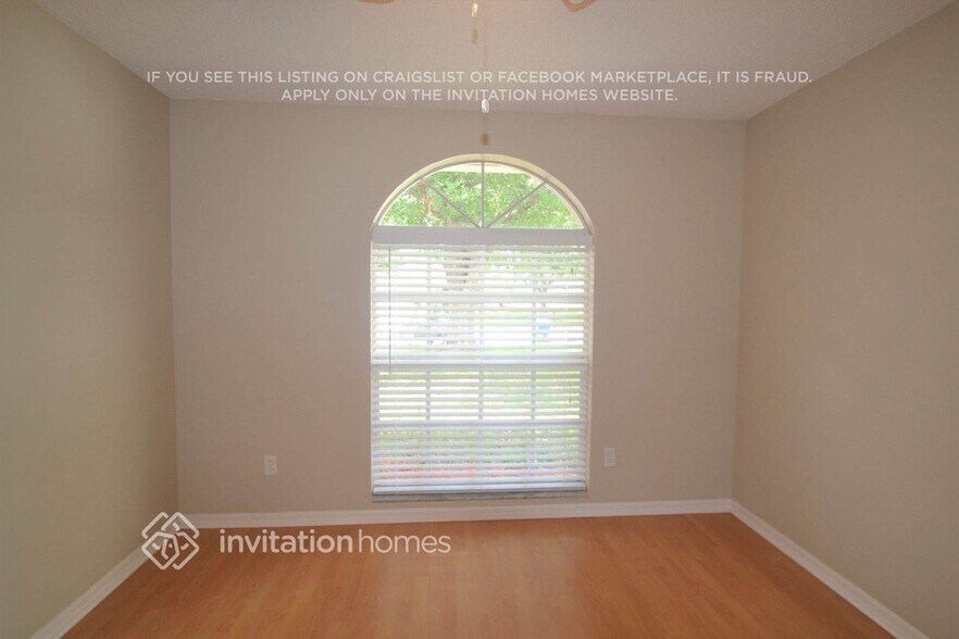 Building Photo - 1928 Kettler Dr