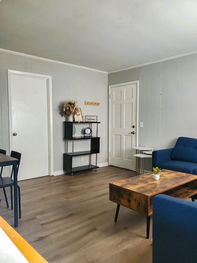 Building Photo - C - Williams Place