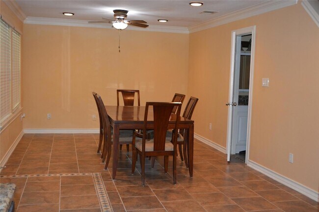 Building Photo - 13703 Cambourne Dr