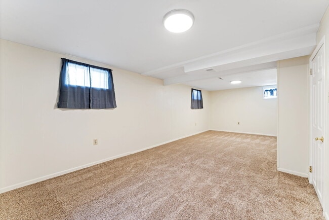 Building Photo - 7813 Webster Way