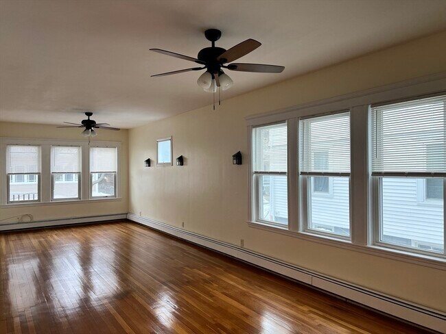 Building Photo - 31 Cutler St