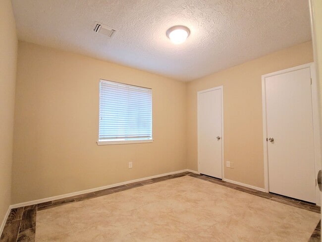 Building Photo - 4410 Dawn Creek Ln