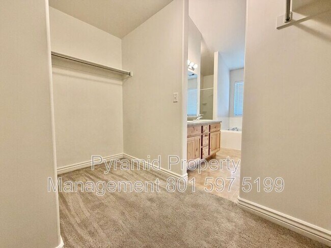 Building Photo - 6712 Bonham Ln
