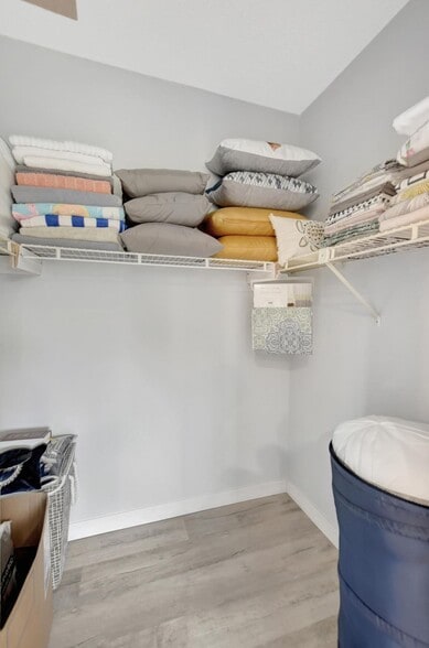 Building Photo - 2615 NE 3rd St