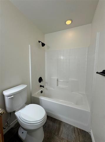 Building Photo - 100 Bridle Ct