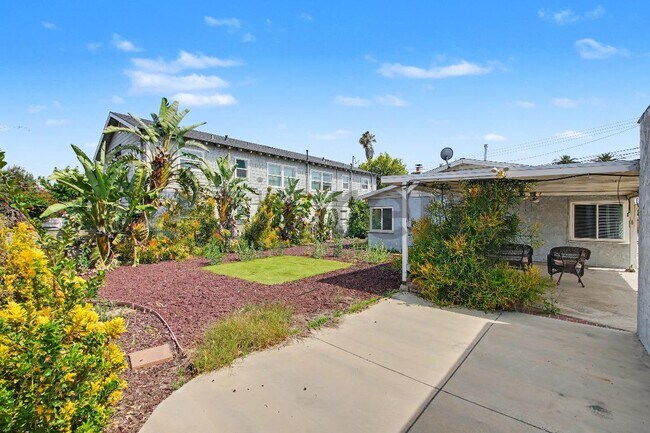 Building Photo - 445/2 E Alisal St
