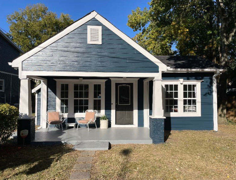 Cute front porch! - 832 Glen Ave