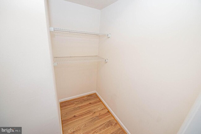 Building Photo - 420 Parkview Ct