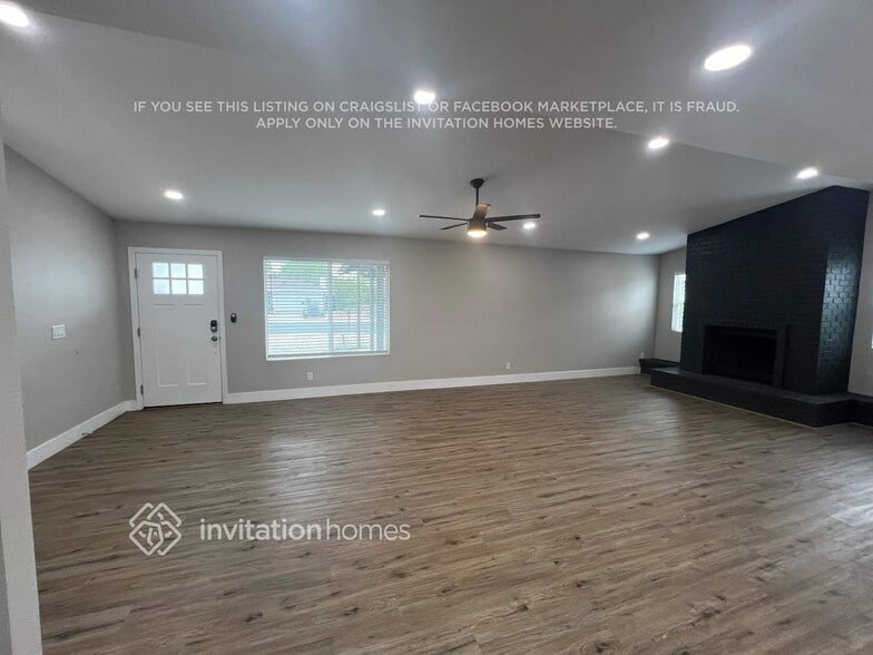 Building Photo - 1014 S Nina Cir