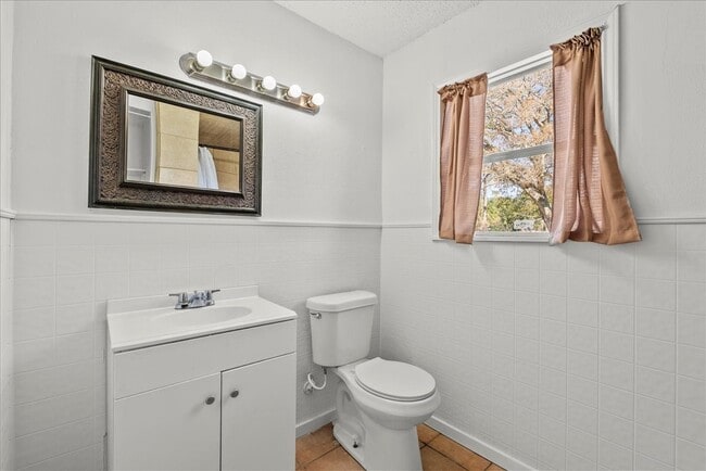 Building Photo - 1002 Orange St