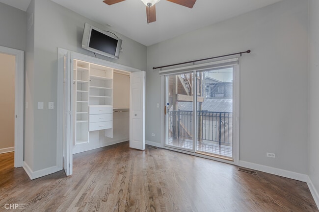 Building Photo - 2938 N Damen Ave